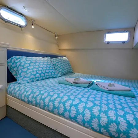 Boat Barcelona Botel Sant Adria de Besos